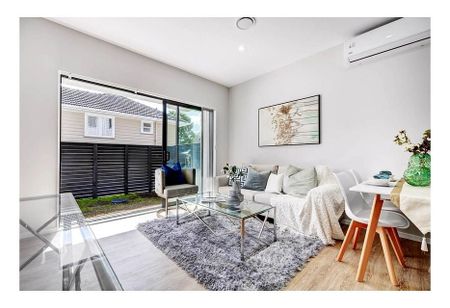 Ready to move in - Brand New - Modern Easy Living - Photo 4