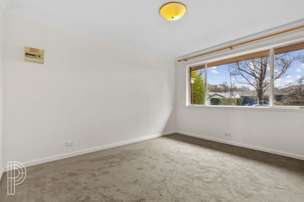 Studio flat in a sought-after locale - Photo 1