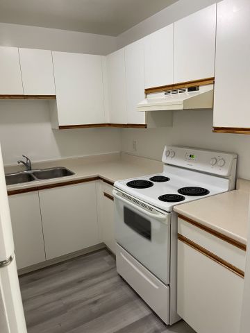 For Lease - 260 Academy Street Unit# 110, Loyalist, Ontario - Photo 2