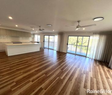 Stunning Family Home in Bomaderry - Photo 5