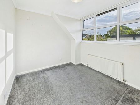 Semi-detached house to rent on - Photo 5