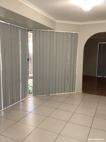 Location & Shed! - URANGAN 4 Bedroom - Photo 4