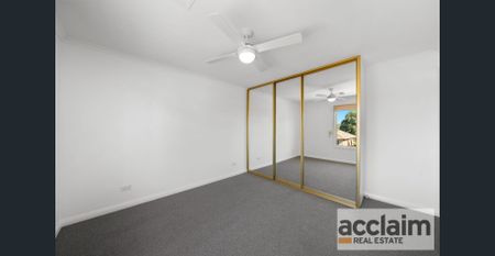 Freshly Updated Home in Prime Seaton Location – City & Beach Convenience - Photo 3