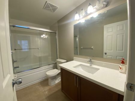 For Lease - 2420 Baronwood Drive Unit# 32-02, Oakville, Ontario - Photo 4