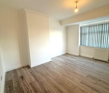 4 bedroom semi-detached house to rent - Photo 6