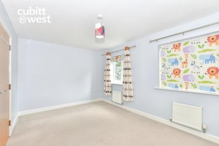 4 bedroom semi-detached house to rent - Photo 5