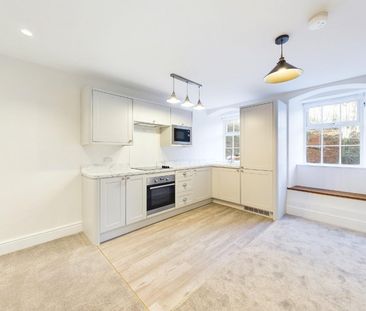 1 bedroom Flat To Let - Photo 4