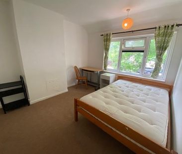 1 bedroom in a house share to rent - Photo 3