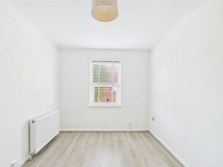 3 Bedroom - Photo 3