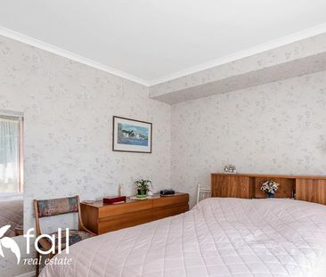 Sunny, Spacious & Ultra-Convenient Lenah Valley Living - Photo 5