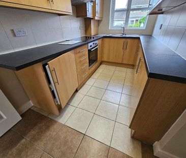 3 bedroom semi-detached house to rent - Photo 5