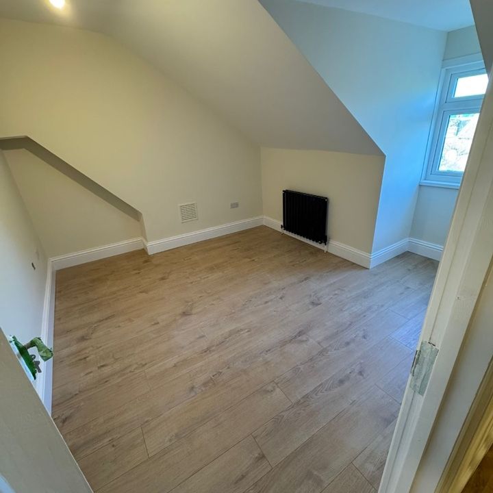 5 Bed Maisonette, Romford Road, E15 - Photo 1