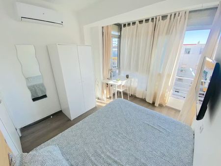 Calle Doctor Serás, Sevilla, Andalusia 41009 - Photo 4