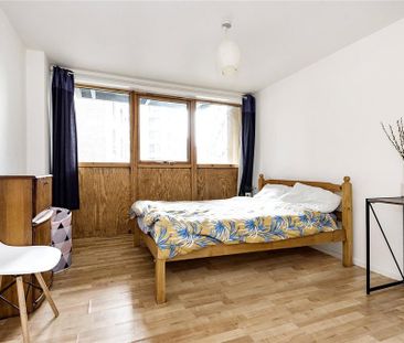 3 bedroom flat to rent - Photo 2