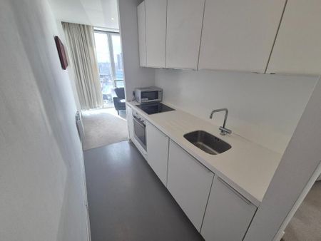 Studio to rent - Photo 2