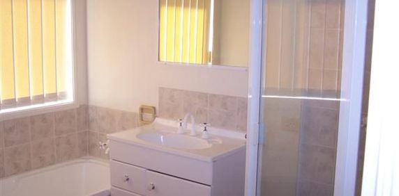 EASY LIVING STARTS HERE - COMFORT AND CONVENIENCE AT 84B BOLES STREET - Photo 2