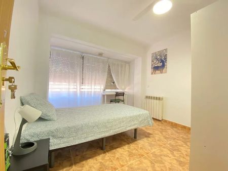 Calle de Graena, Madrid, Community of Madrid 28041 - Photo 5