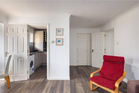 2 bedroom flat to rent - Photo 3