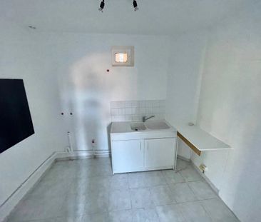 Location Appartement 3 pièces 73 m2 à Lodève - Photo 2