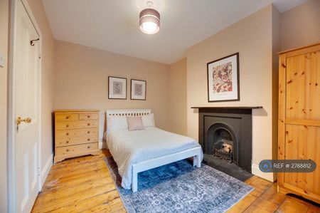 4 bedroom terraced house to rent - Photo 5