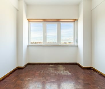 3+1 bedroom flat for rent, in S. Domingos Benfica - Photo 6