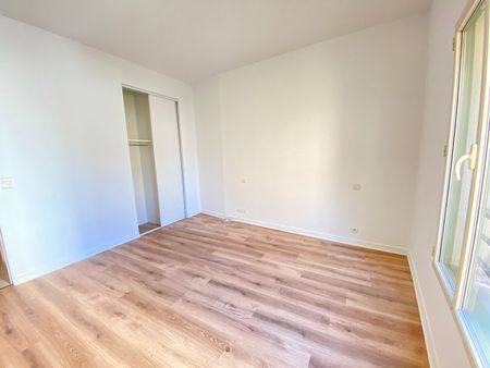 Location Appartement 4 pièces 94m² - Photo 4