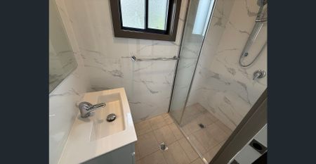 Brand-New 3 Bedroom Granny Flat - Photo 2