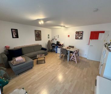 Moderne und helle 3-Zimmer-Erdgeschosswohnung mit Balkon in schöner... - Photo 1