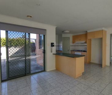 Great location, Great space with Drive through access!! - Photo 4