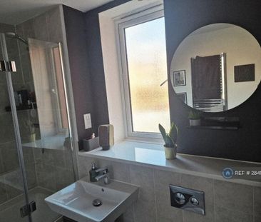 1 bedroom in a flat share to rent - Photo 4