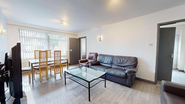 6 bedroom house to rent - Photo 1