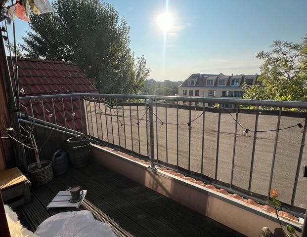 Gemütliche, möblierte 2-Zimmer-Dachgeschosswohnung mit Balkon - Foto 1