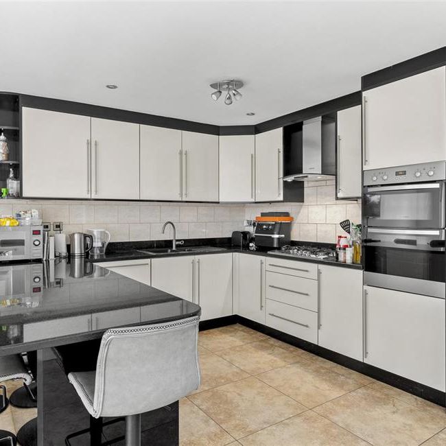 Hampden Road, High Wycombe - Photo 1