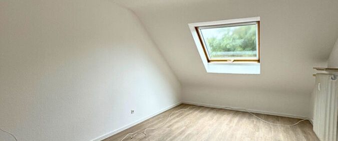 Renovierte 4 ZKB-Dachgeschosswohnung in zentraler Lage Rastpfuhl - Photo 1