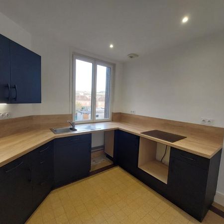 Location Appartement 3 pièces 73m² EU 76260 - Photo 3