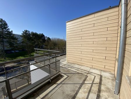 APPARTEMENT T2 AVEC TERRASSE ET PARKING - AMIENS SUD - Photo 2