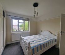 4 bed Semi-Detached House for Rent - Photo 6