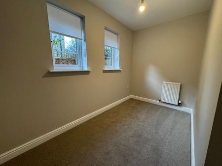 3 bedroom flat to rent - Photo 3