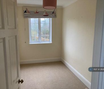 3 bedroom detached house to rent - Photo 2