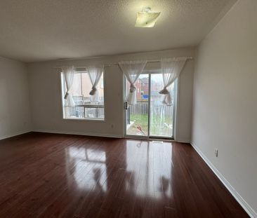 For Lease - 830 Avonshire Court Unit# Entire Property, Mississauga,... - Photo 1