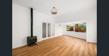 4 Bedroom Upper Duplex in Prime North Avalon Location - Photo 2