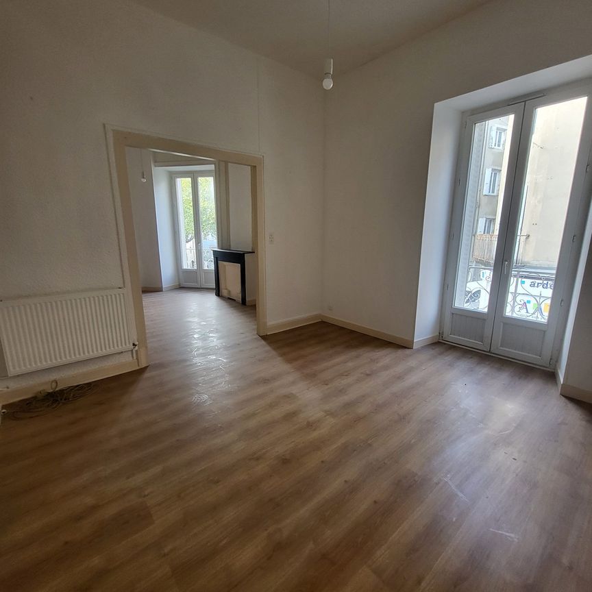 Location Appartement 5 pièces 78m² PRIVAS 07000 - Photo 1