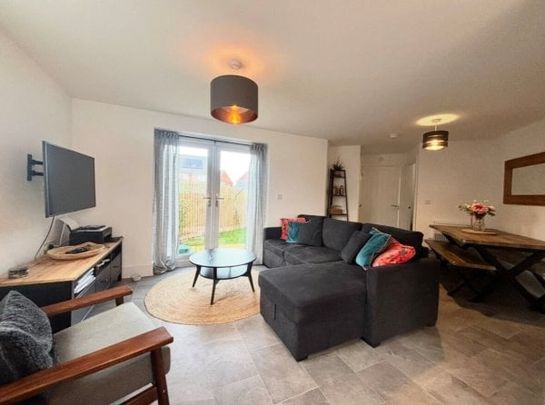 Poplar Drive, STRATFORD-UPON-AVON, CV37 - Photo 1