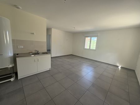 Location Appartement 3 pièces 54m² ST RAMBERT D ALBON 26140 - Photo 3