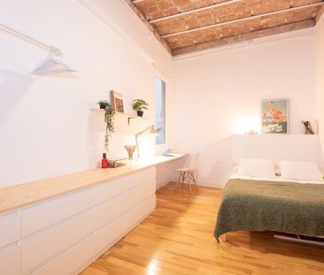 Carrer Gran de Gràcia, Barcelona, Catalonia 08012 - Photo 5