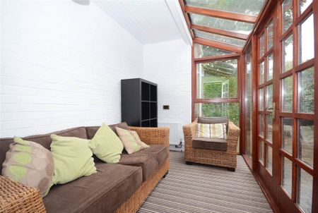 17 Broomhill Manor, Off Stranmillis Road, BT9 5HG - Photo 2