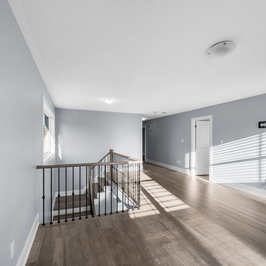 For Lease - 35 Tyndall Drive, Bradford West Gwillimbury, Ontario - Photo 1