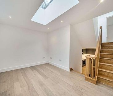 Blacksfords Path, Roehampton, SW15 - Photo 2