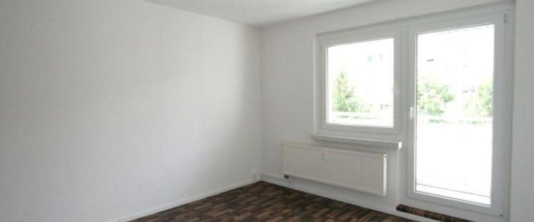 Familien aufgepasst! Großzügige und günstige 4-Raum-Whg. in Markersdorf! - Foto 1