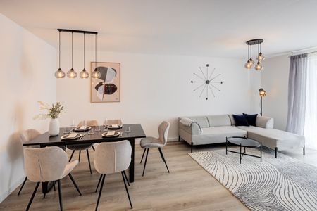 Modern and cozy home with three balconies - Photo 3